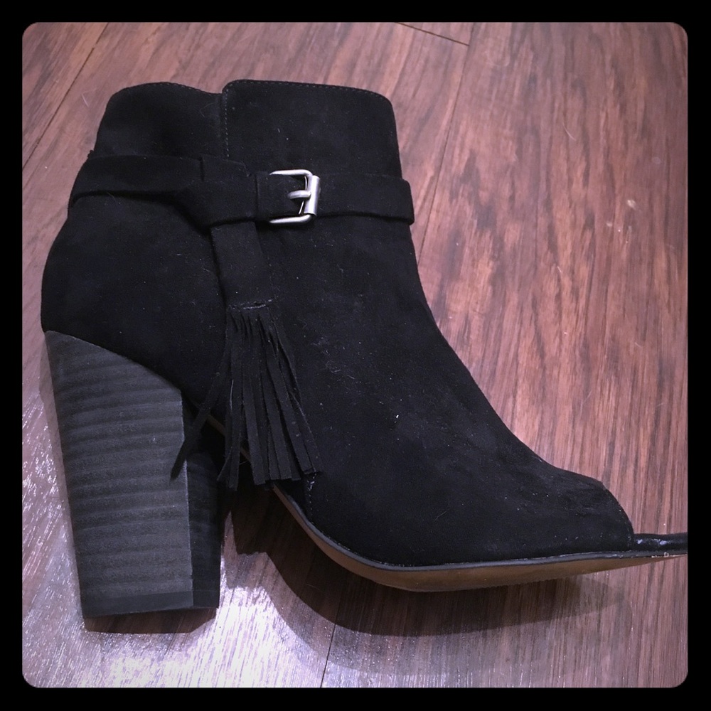 Nine West suede booty